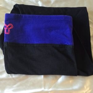 TNA leggings sz M